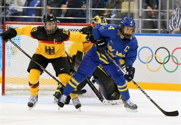 Sweden controls in 4-0 win