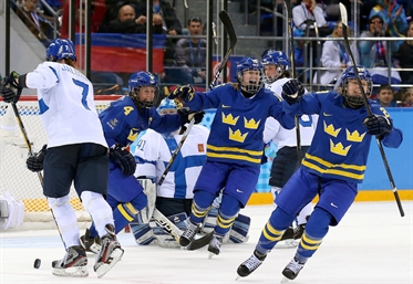 Sweden stuns Finland, 4-2